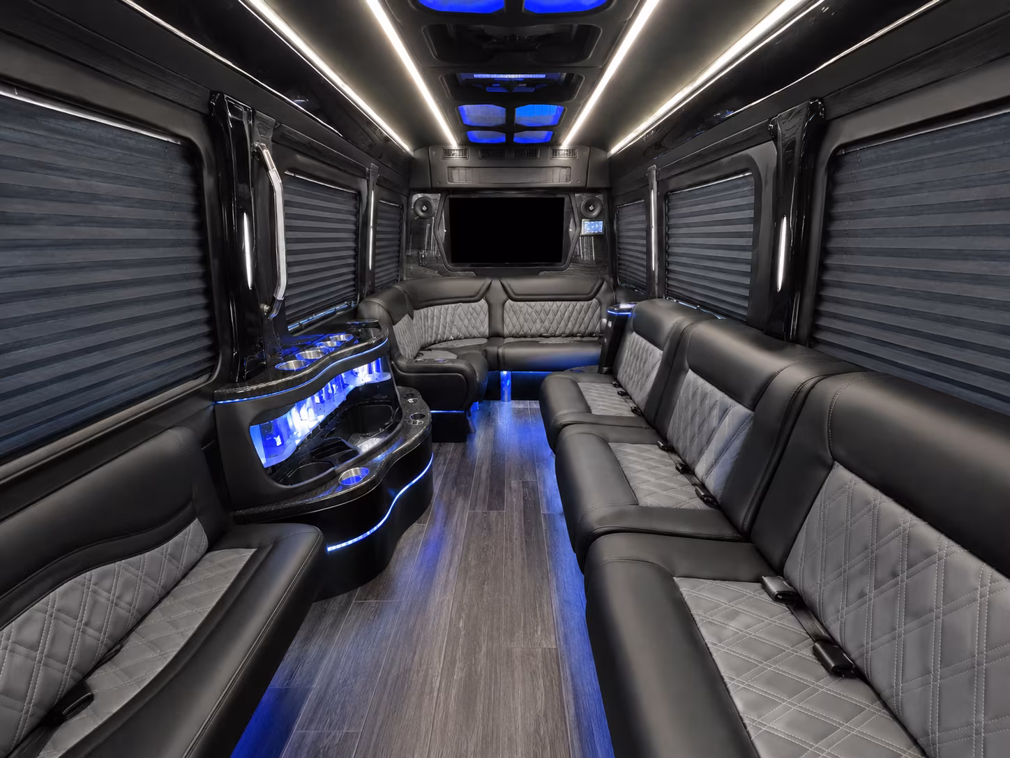 a comfortable ride for senior ministry outings and day trips near hamden