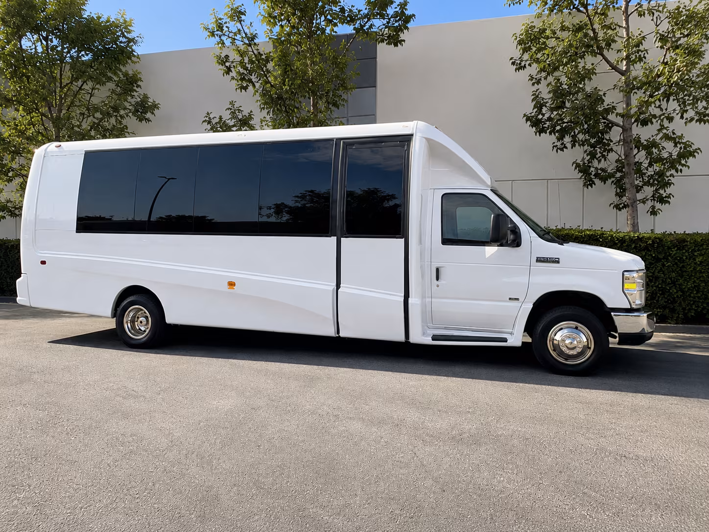 wine tour bus rentals for bachelorette parties birthdays and group celebrations in hamden